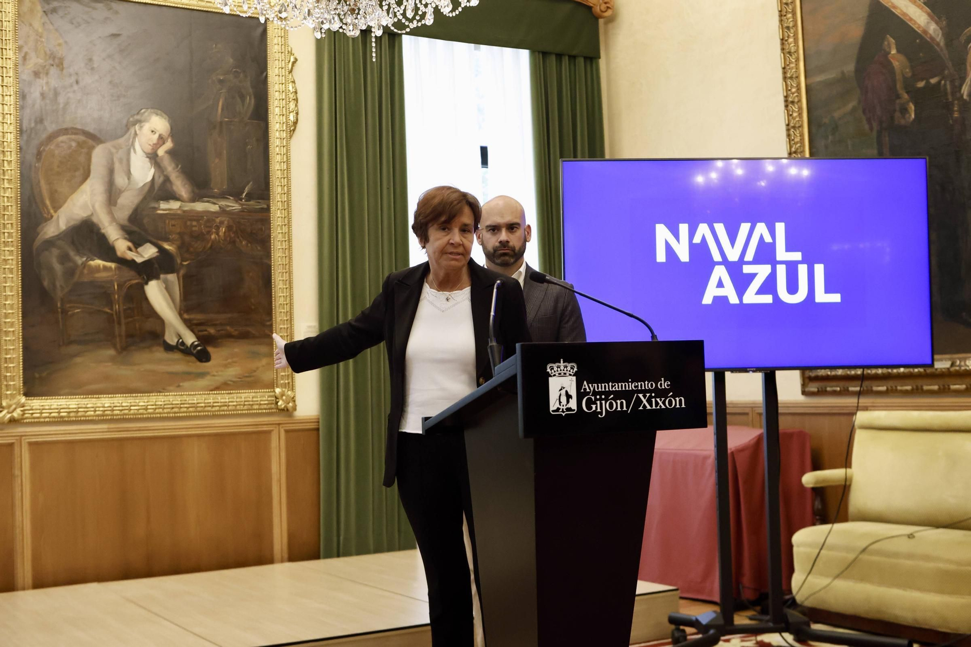 La comparecencia de Carmen Moriyón por Naval Gijón, en imágenes