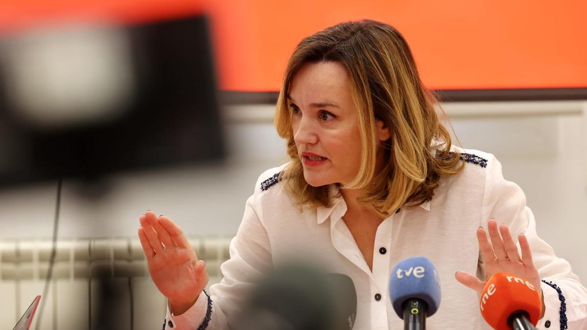 La secretaria general del PSOE Aragón, Pilar Alegría, este viernes en un desayuno con los medios de comunicación.