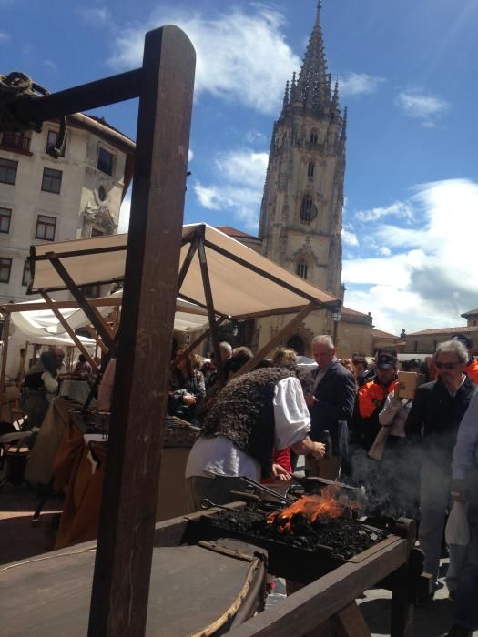 El buen tiempo acompaña a La Ascensión en Oviedo