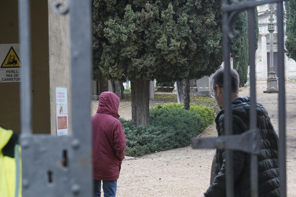 Les imatges del Cementiri Vell de Girona després dels actes vandàlics a una vintena de tombes Les imatges del Cementiri Vell de Girona després dels actes vandàlics a una vintena de tombes