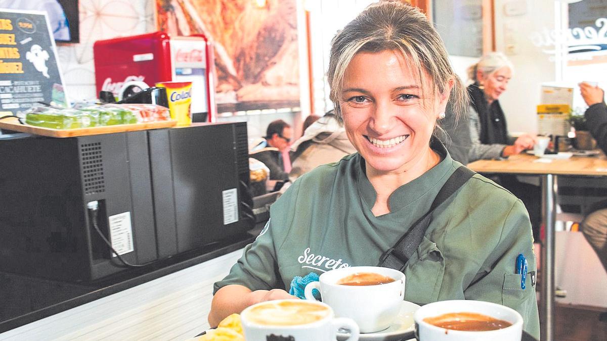 Interior del nuevo Secreto de San Lázaro, un local pensado para hacer especial cualquier momento del día, con propuestas distintas según el día y la hora. Un lugar con una oferta muy completa, llena de sabores, para todos los compostelanos y los que visiten esta ciudad eterna, meta de la peregrinación xacobea y capital de la comunidad gallega