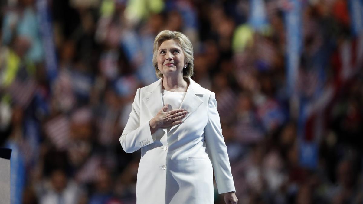 Hillary Clinton, antes de pronunciar su discurso de aceptación de la nominación demócrata, el jueves en Filadelfia.