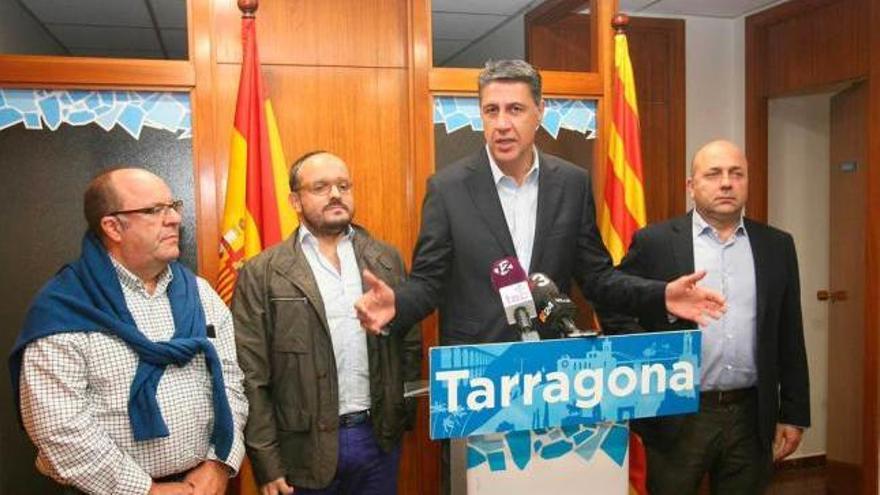 Albiol, con otros dirigentes del PP catalán, en una comparecencia ante la prensa el pasado viernes.