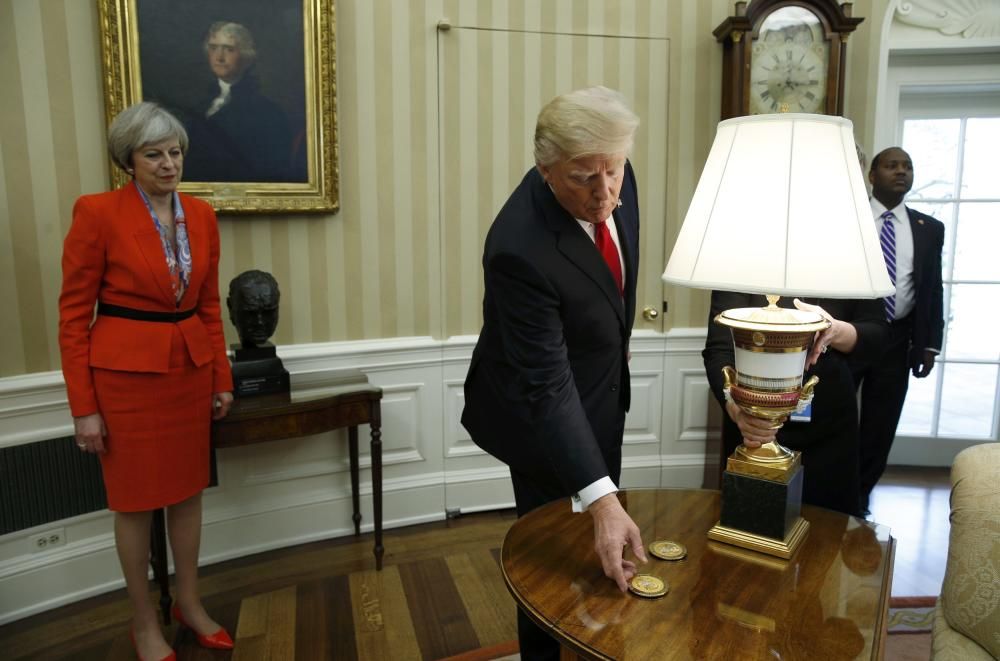 Theresa May, primera mandataria que recibe Donald Trump