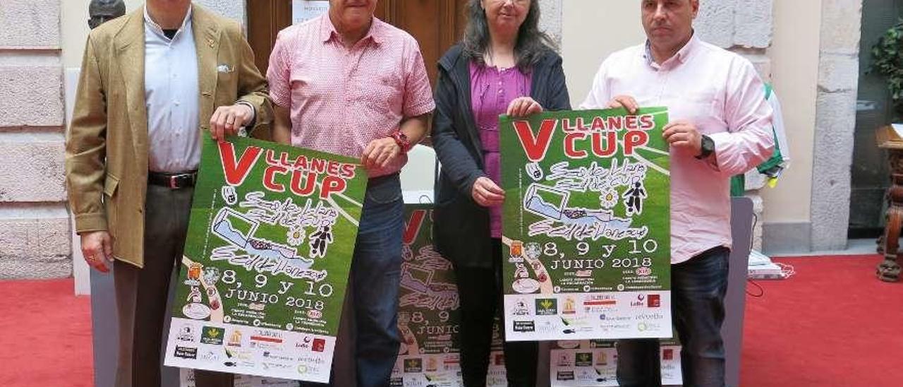 Juan José Fernández, Juan Carlos Armas, Marisa Elviro e Iván López, en la presentación del torneo, ayer.