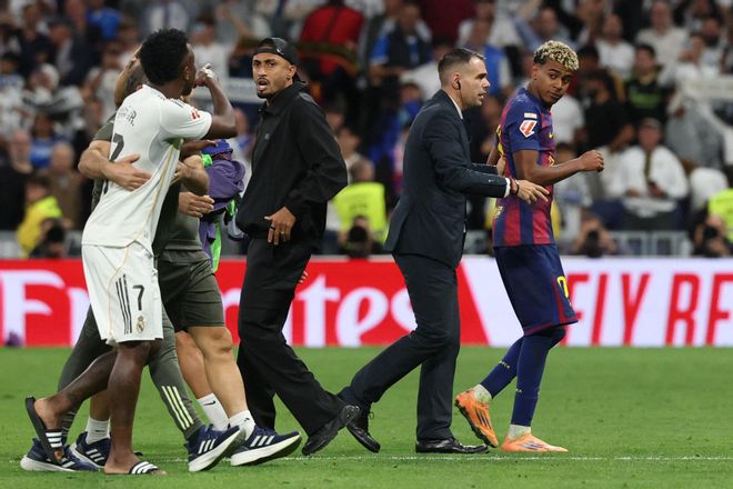 Seqüeles de la derrota al Bernabéu: Flick segueix amb el Barça desconfigurat Seqüeles de la derrota al Bernabéu: Flick segueix amb el Barça desconfigurat