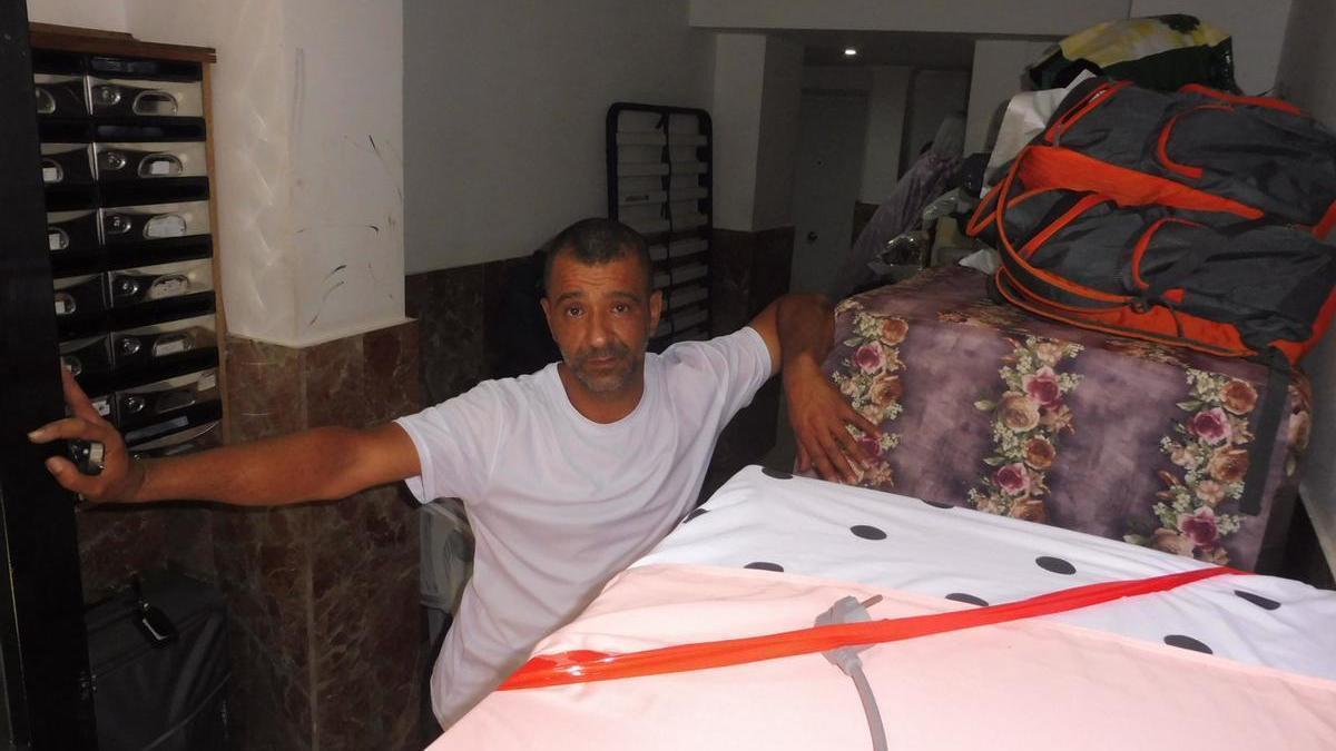 Paralizan en Gandia el segundo intento de desahucio de una familia con cuatro hijas, tres de ellas menores