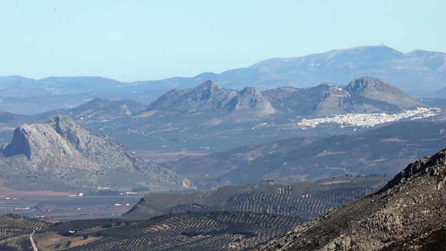 Una vista de la Peña de los Enamorados.