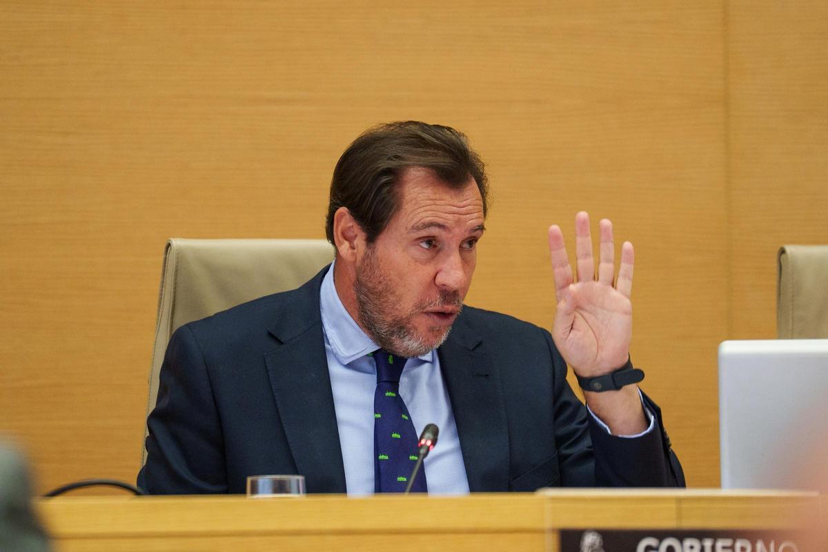 Archivo - El ministro de Transportes y Movilidad Sostenible, Óscar Puente