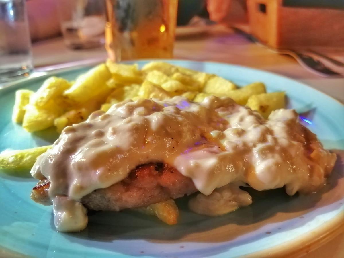 Filete ruso con salsa de almendras