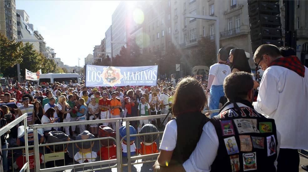 Las peñas se ponen en marcha / en directo con imágenes