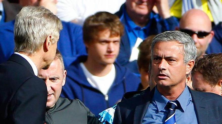 Wenger y Mourinho se encaran en un Chelsea-Arsenal de 2014.