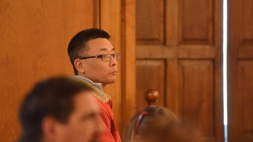 Hai Jie, en 2014, cuando se celebró el juicio en su contra por el doble crimen de Pontevedra. | // G. SANTOS