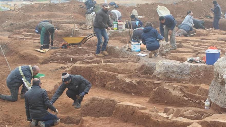 Una docena de hornos y más de 300 enterramientos en Almogávares