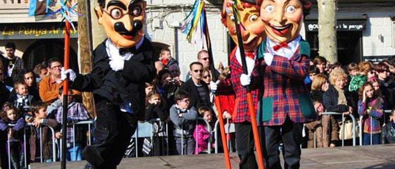 Pasacalles en sa Pobla con los protagonistas del Sant Antoni.