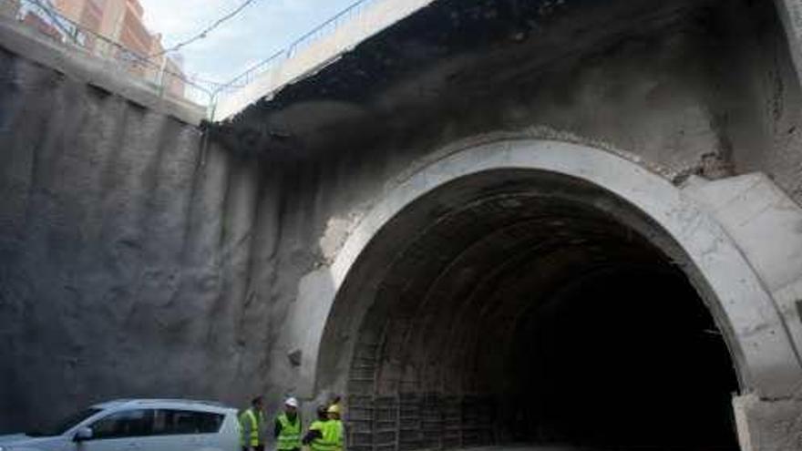 Imagen de una parte del túnel de la Serra Grossa en abril de 2012, cuando se paralizó la obra.