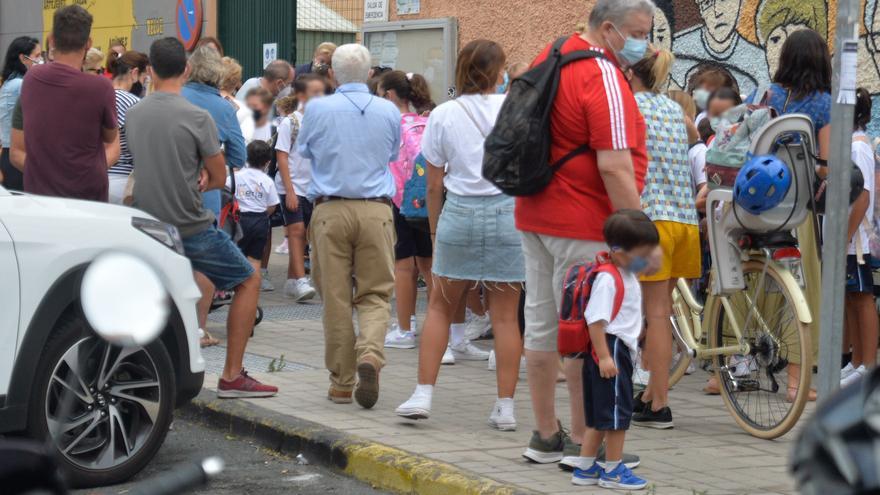 STEC-IC exige la publicación inmediata de los currículos educativos en Canarias