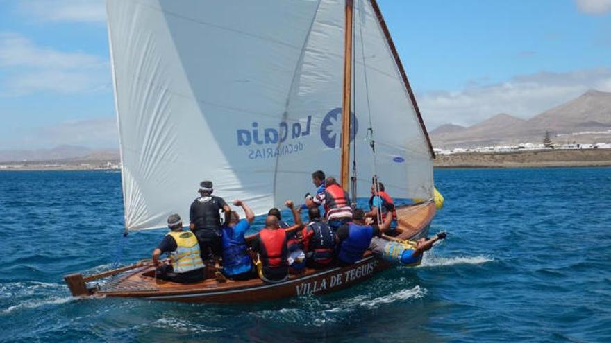 El &#039;Villa de Teguise&#039;, durante la regata.