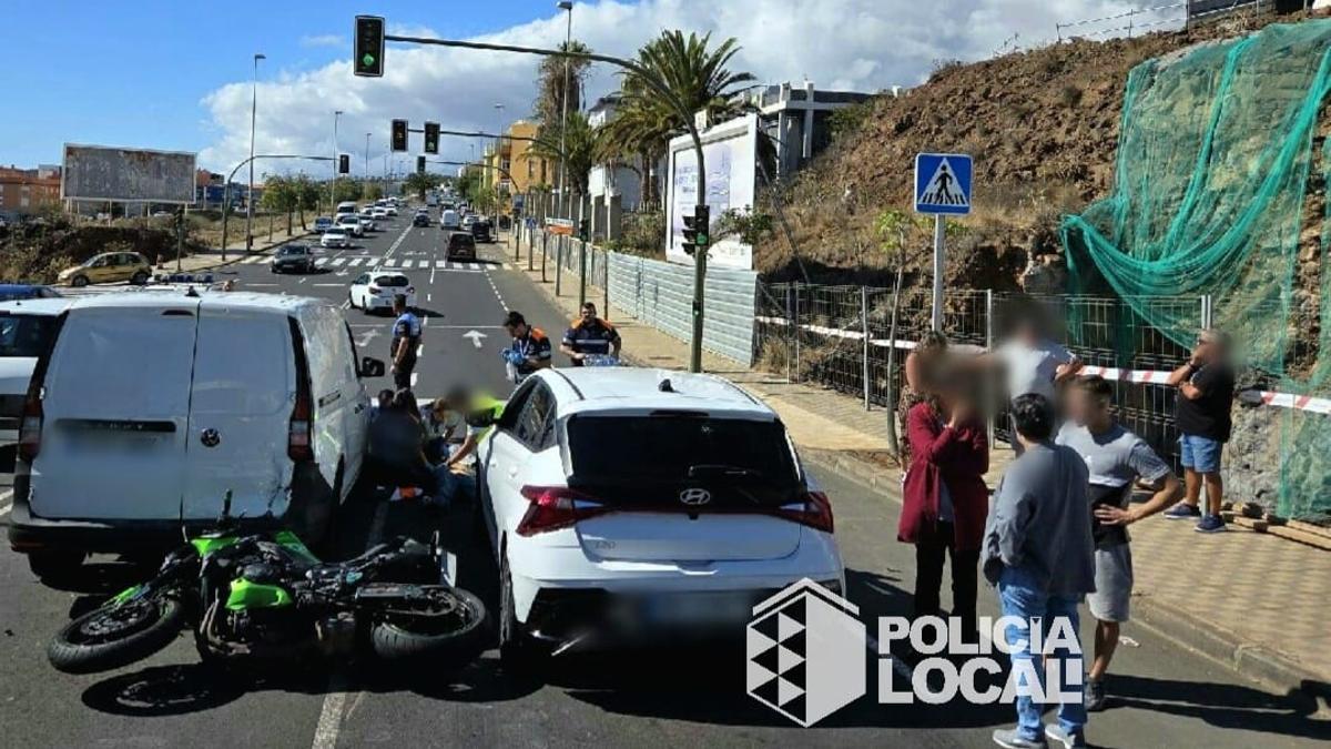 Accidente en la avenida de las Hespérides, en Santa Cruz de Tenerife