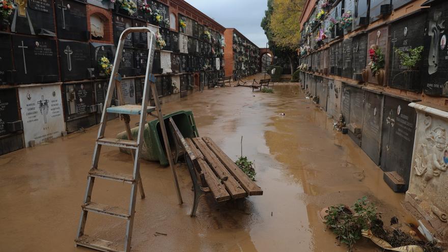 La DANA no respeta ni a los muertos del cementerio