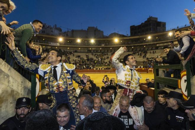 La puerta grande de Manzanares y Talavante, en imágenes