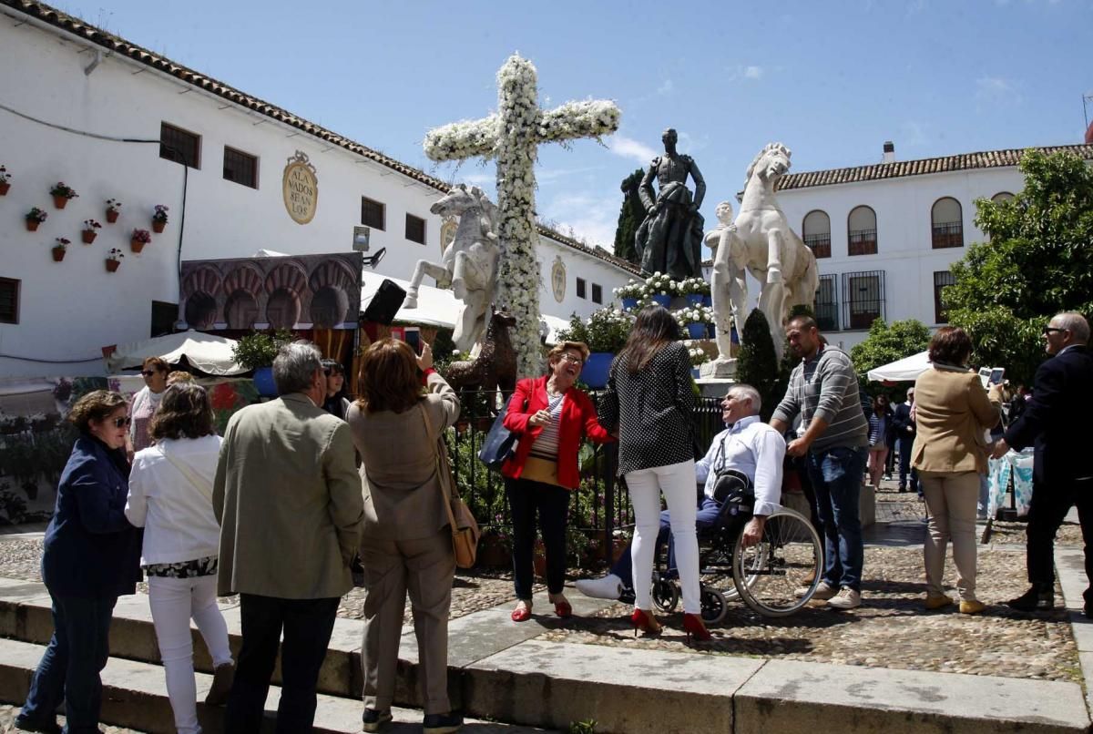 Las cruces, en la recta final