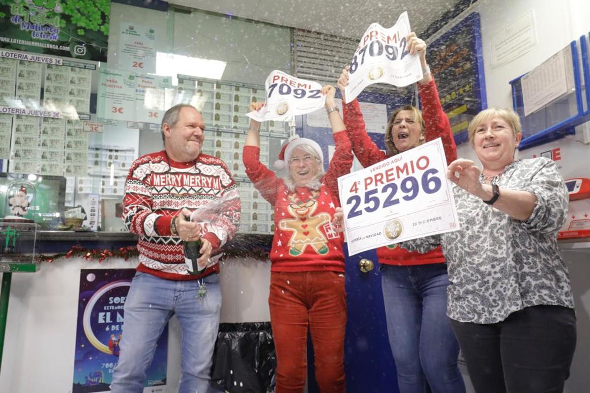 La administración de Carrefour ha vendido dos premios de la Lotería de Navidad La administración de Carrefour ha vendido dos premios de la Lotería de Navidad