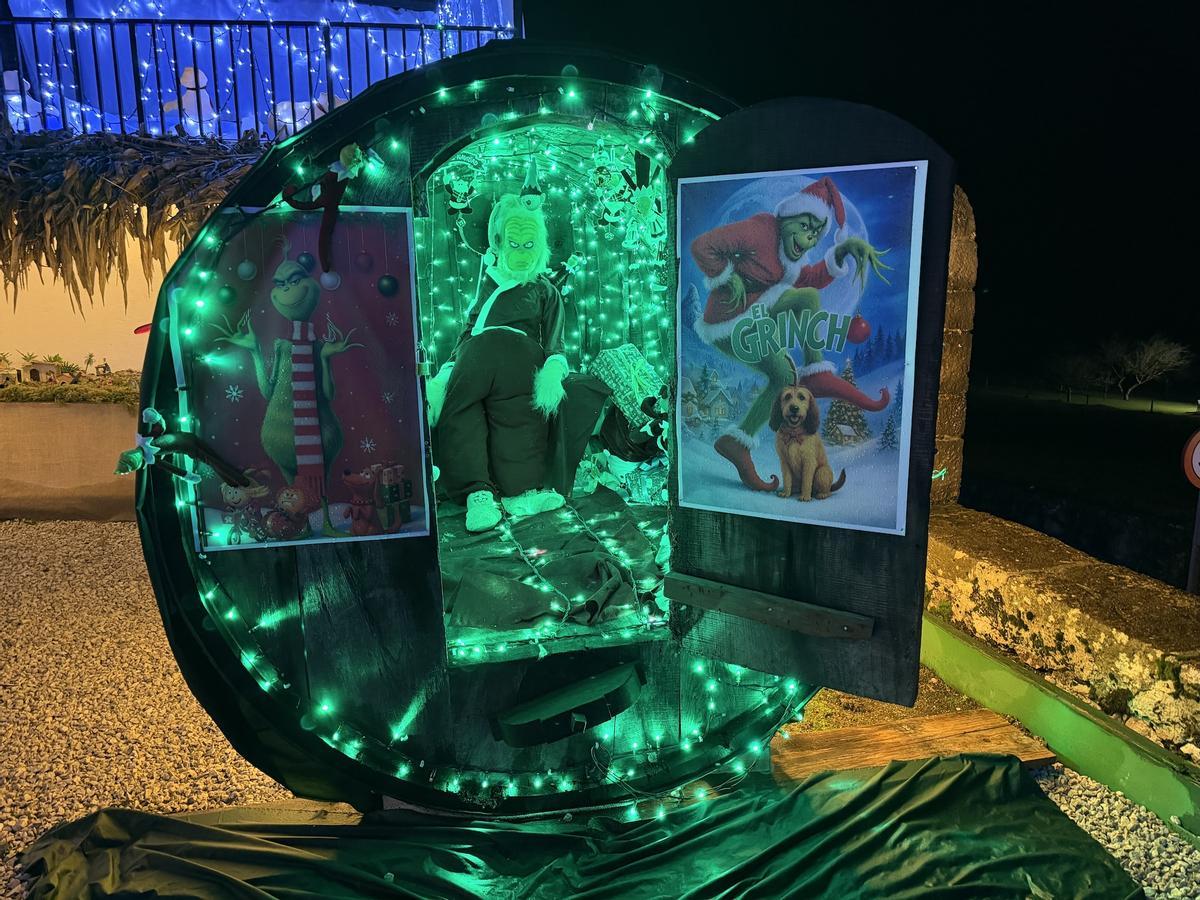 Así es la espectacular decoración navideña del pueblo de Andrín (Llanes)