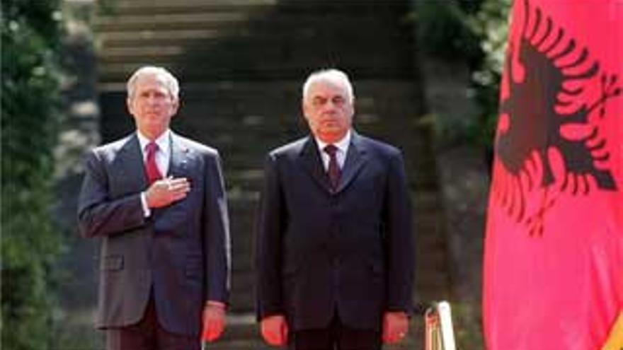 Bush reconocerá la independencia de Kosovo si no hay avances en la ONU