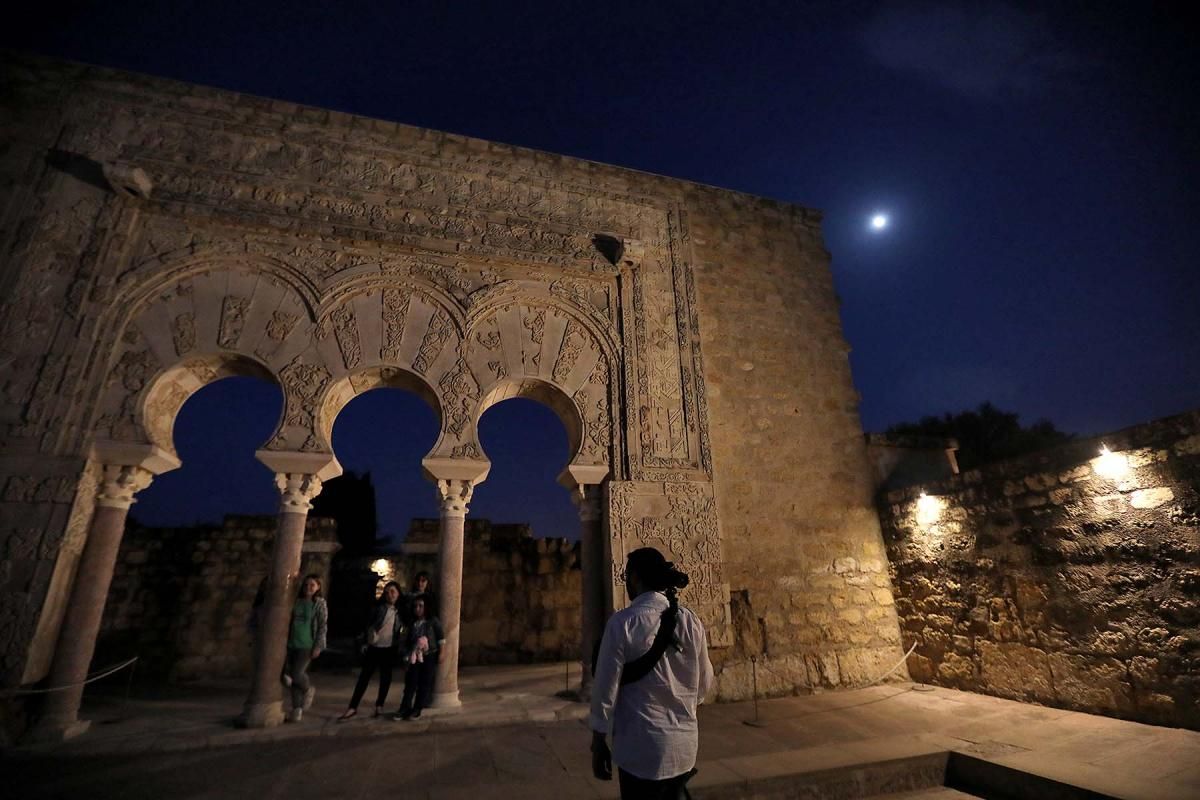 Reabren las visitas nocturnas de Medina Azahara