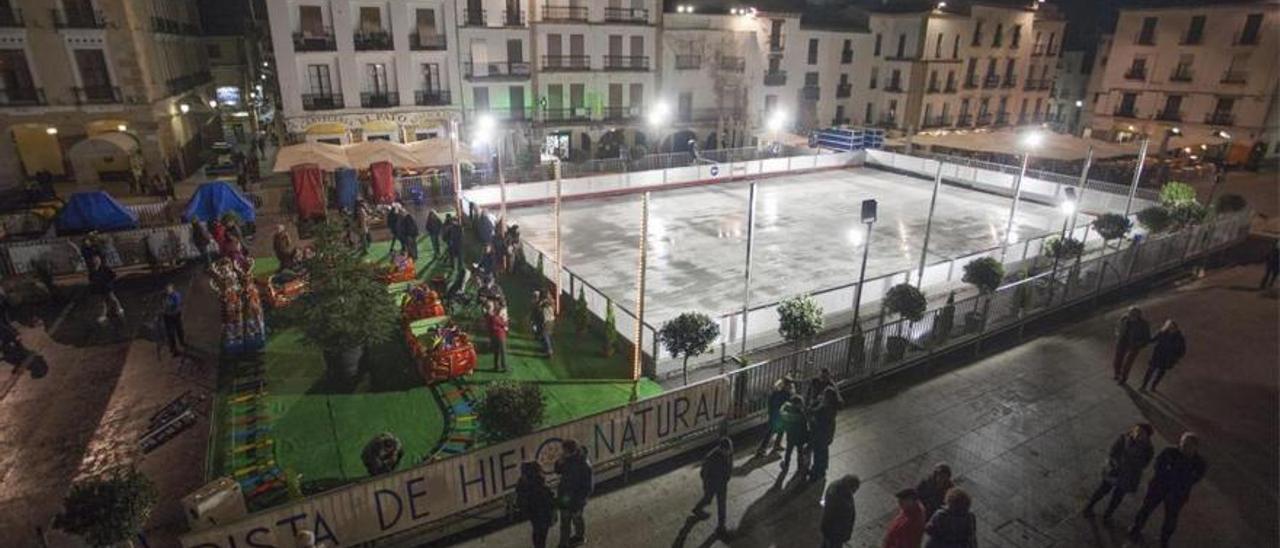 La pista de hielo en la plaza Mayor, en una foto de archivo.