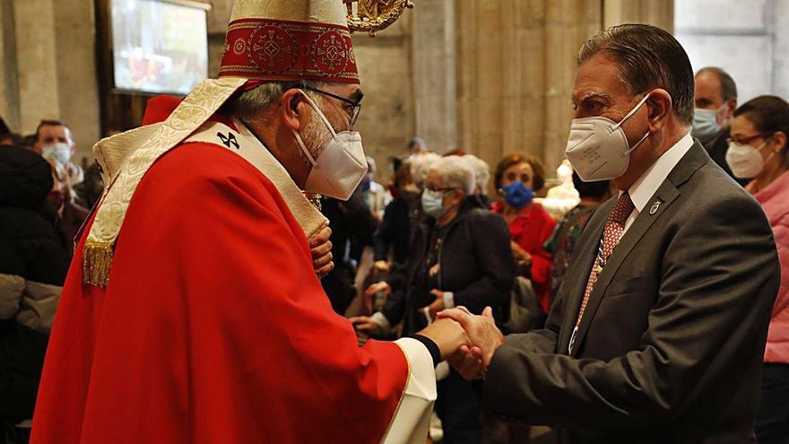 Sancta normalidad: la Catedral de Oviedo cierra el Jubileo con una misa multitudinaria