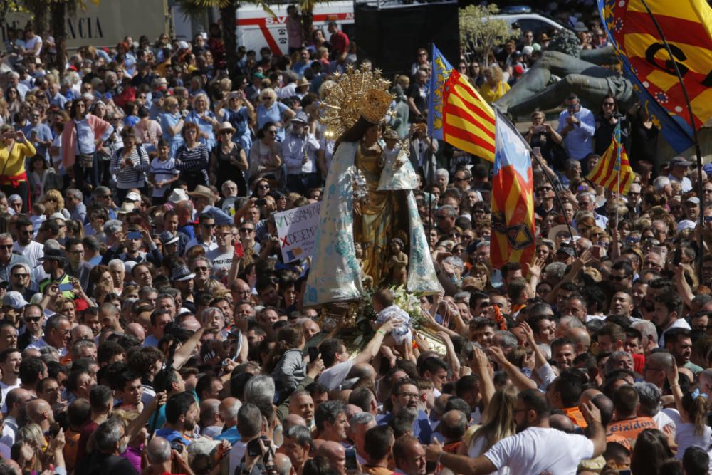 Día de la Virgen de los Desamparados: Traslado de la Mare de Déu