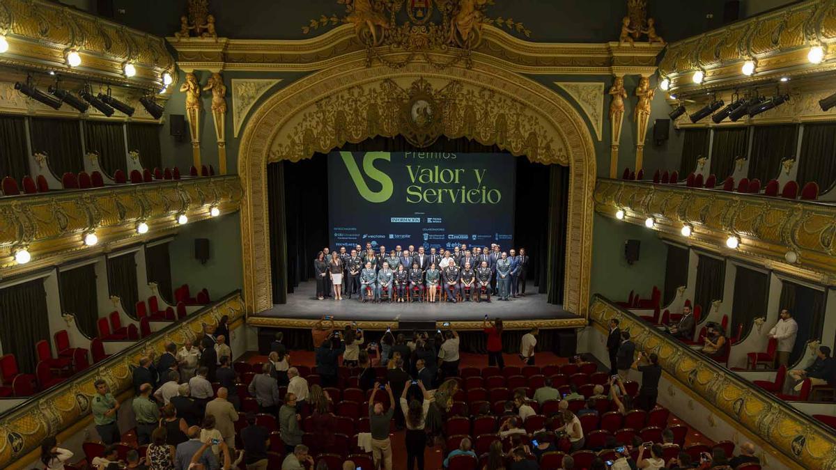 Homenaje a quienes velan cada día por el bienestar de los ciudadanos