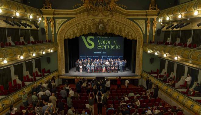 INFORMACIÓN y Prensa Ibérica entregan en Elche los Premios «Valor y Servicio»