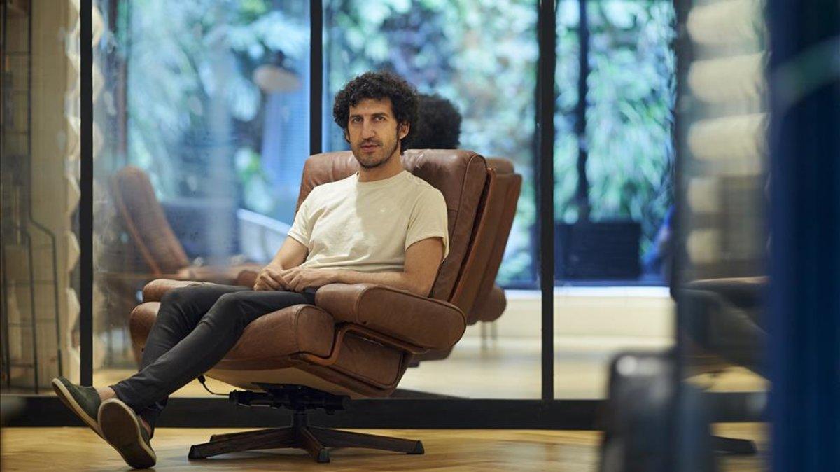 Marwán saca disco nuevo donde una vez más incide en muchos aspectos de la vida. La resiliencia es el hilo conductor en su obra `El viejo boxeador¿