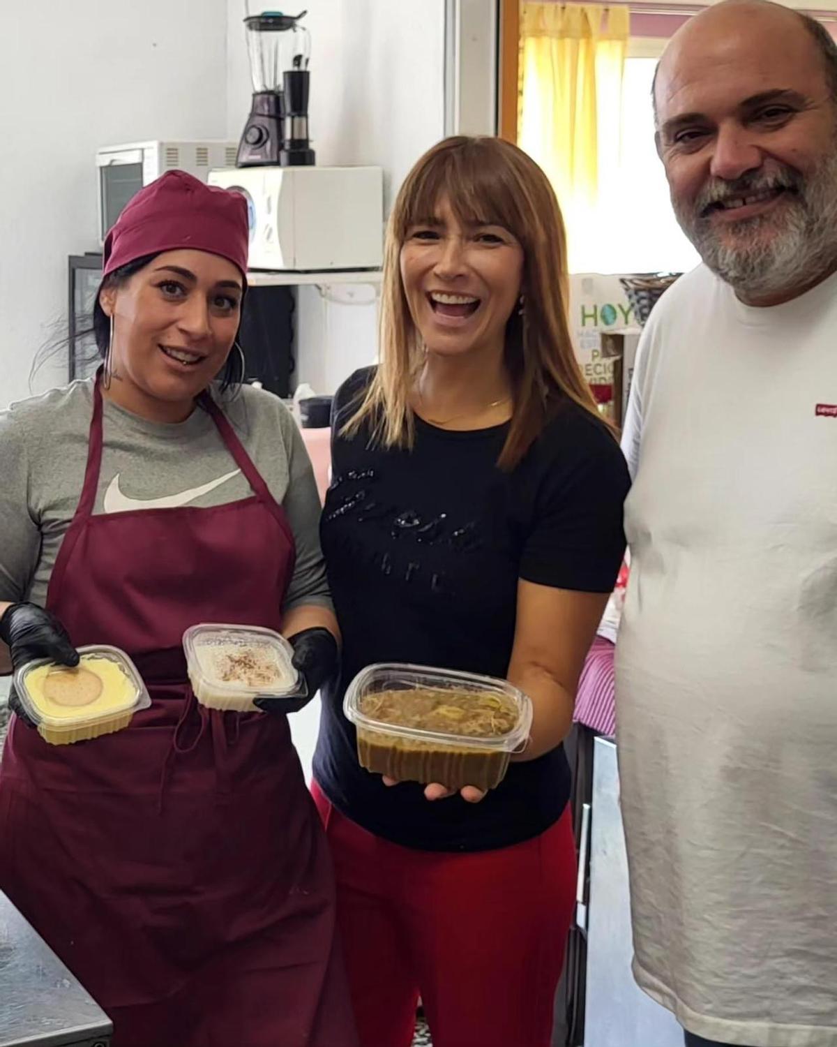 a delegada de Inclusión Social, Ruth Sarabia, en una reciente visita al comedor social.