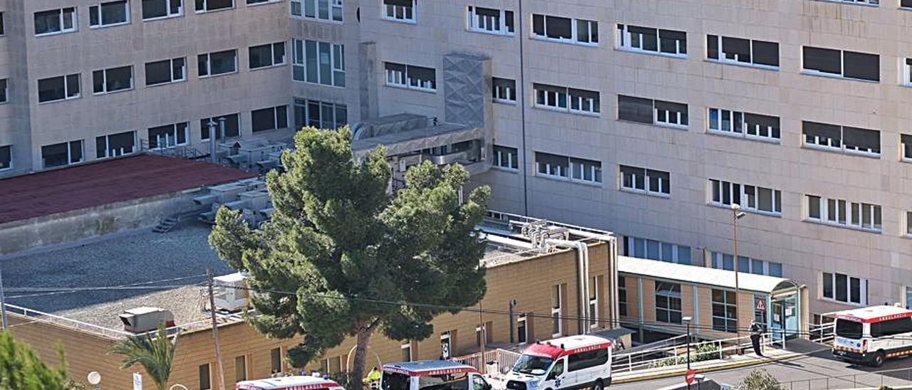 La mujer y su hija salieron el sábado del Hospital de Elda.