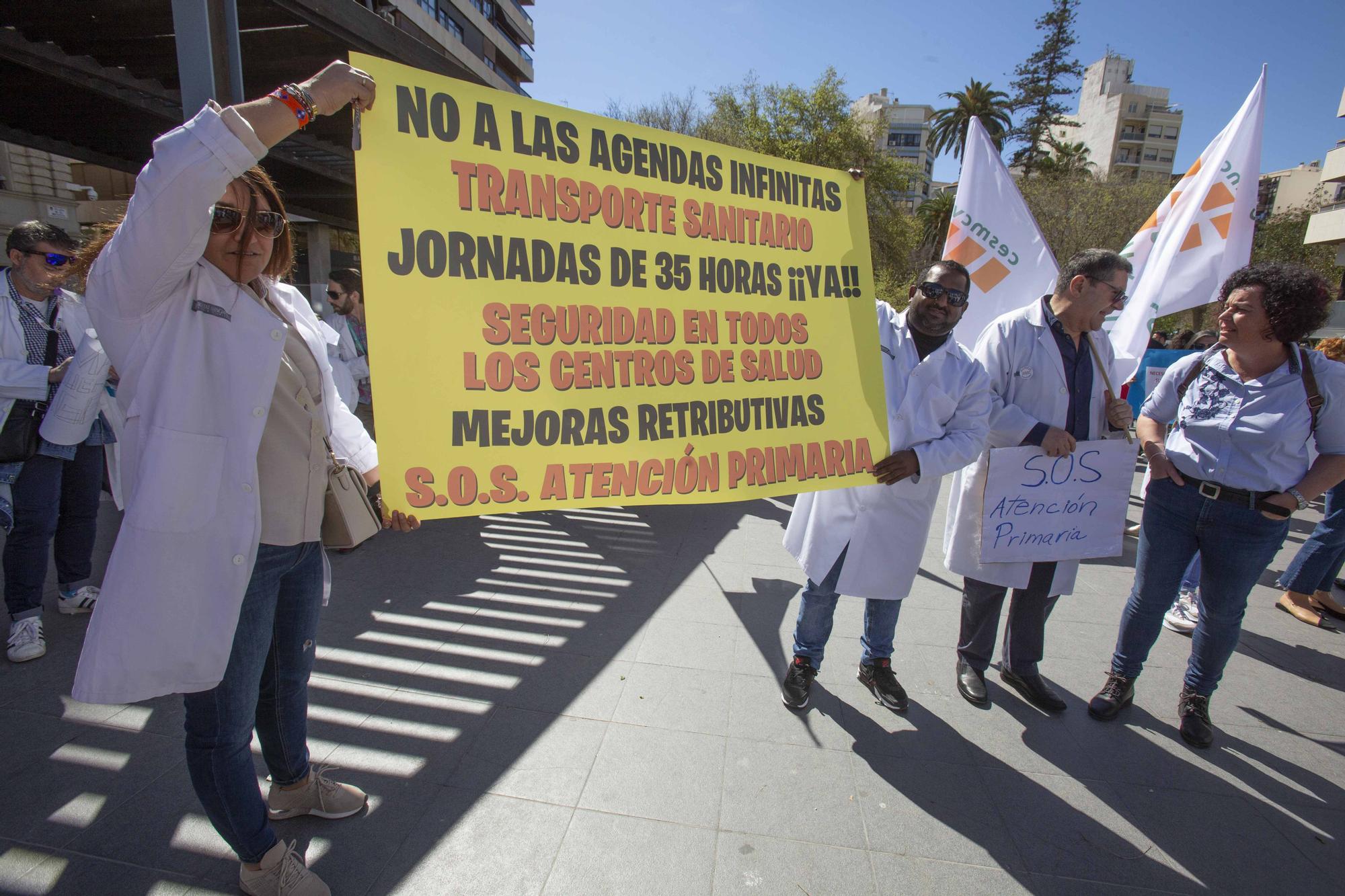 Los médicos de Primaria se suman en mayor número a la huelga que los de hospital