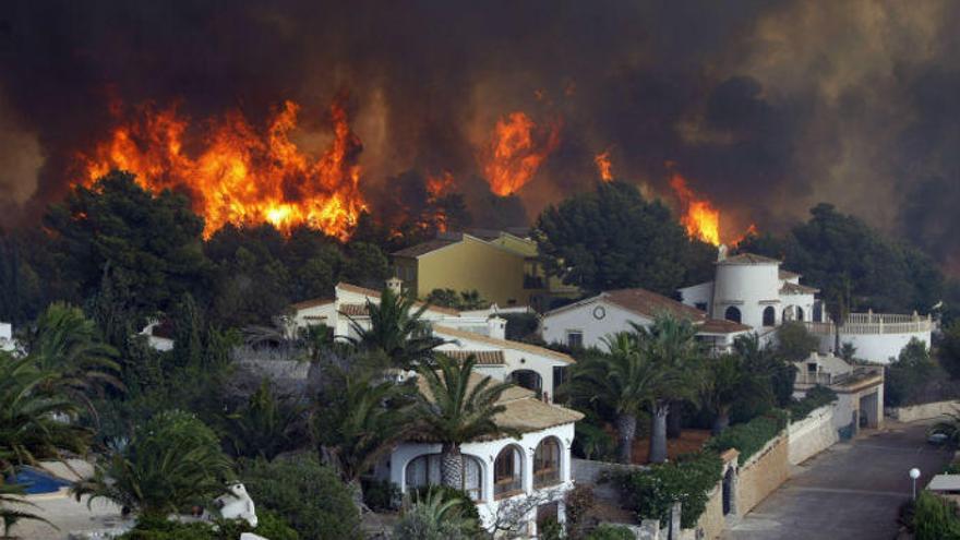 El fuego arrasó el paraje de la Granadella, en la Marina Alta