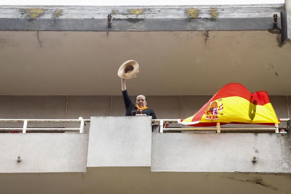 Avilés, de Comida en la Calle en los balcones