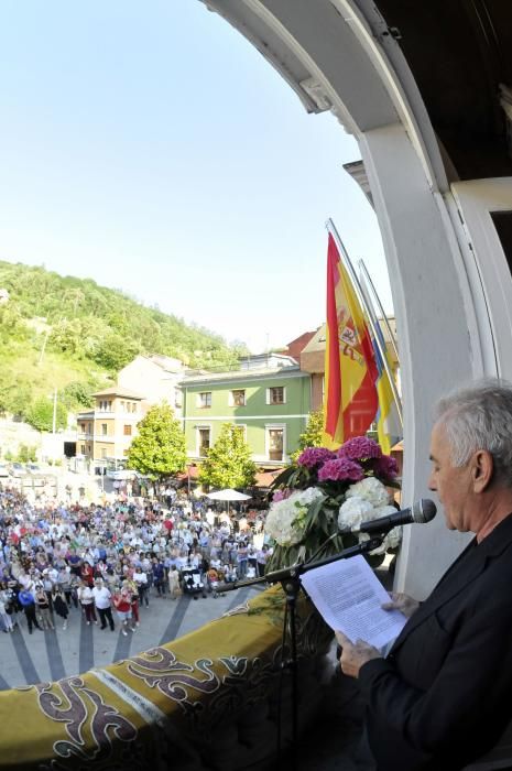 Pregón de Víctor Manuel en Mieres.