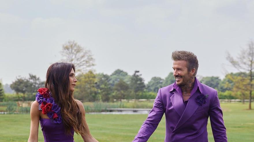 El momento viral de David Beckham al conseguir ponerse el traje morado con el que se casó hace 25 años