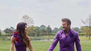 El momento viral de David Beckham al conseguir ponerse el traje morado con el que se casó hace 25 años