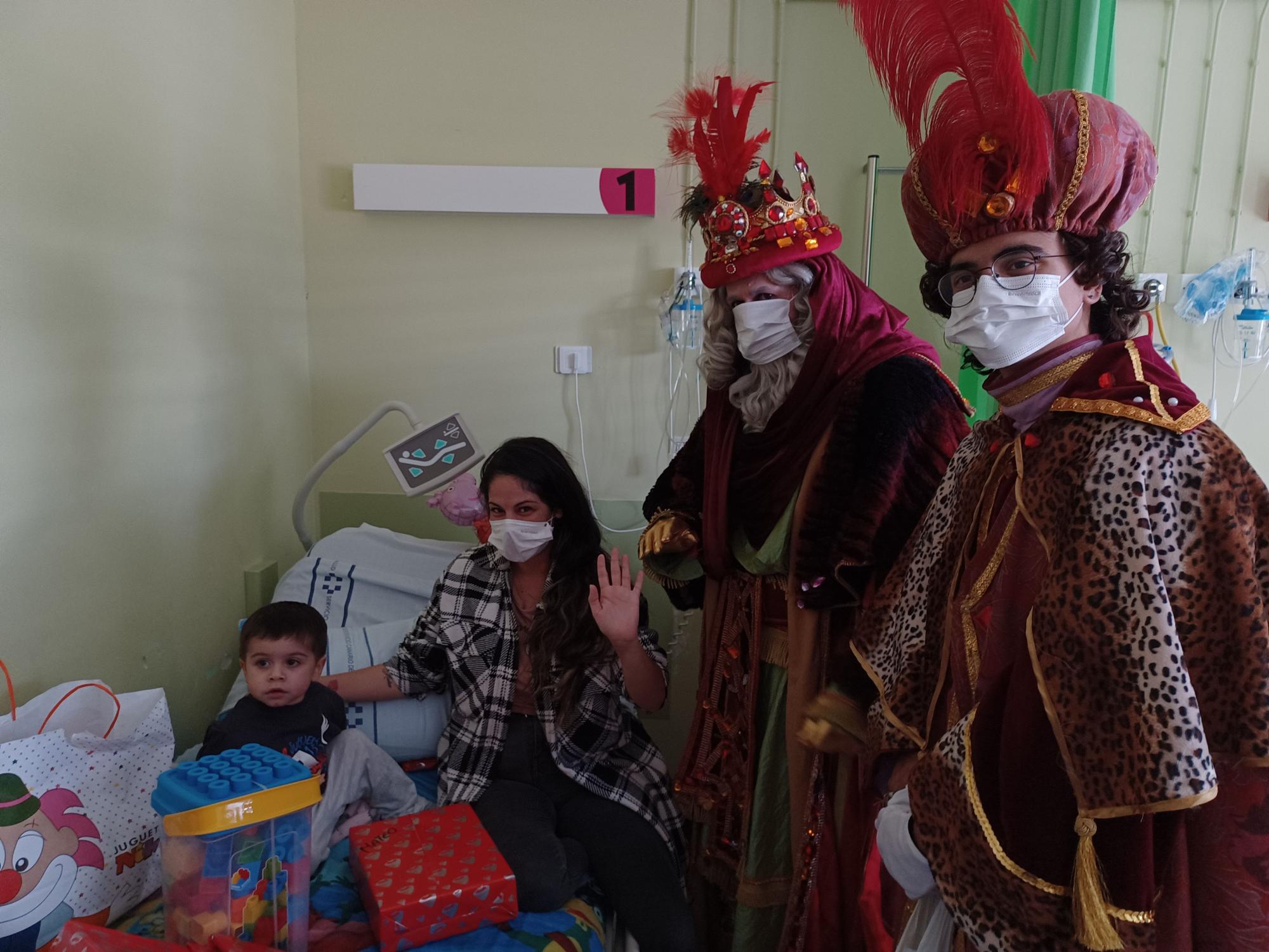 Los Reyes Magos, de visita en el HUC