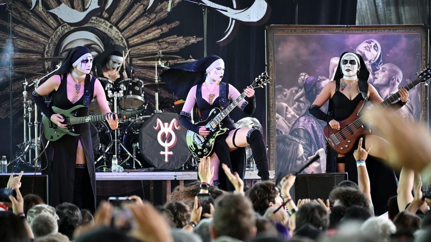 Leyendas del Rock arranca entre guturales y monjas satánicas