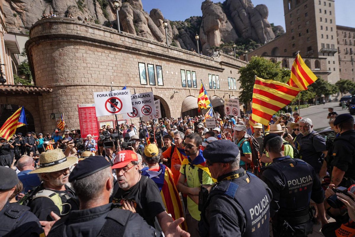 Protestas en Montserrat por la visita de los Reyes de España