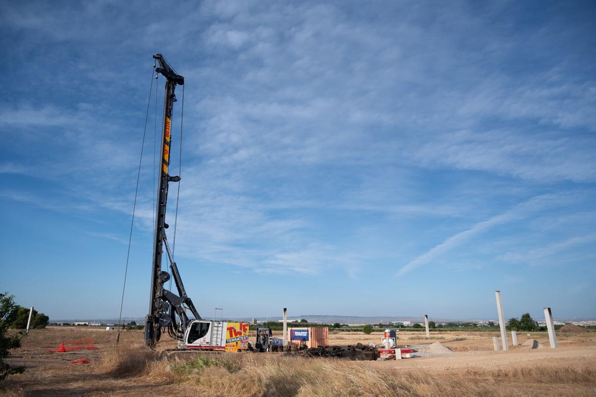 Primeros movimientos en el terreno de Microsoft en Villamayor de Gállego.