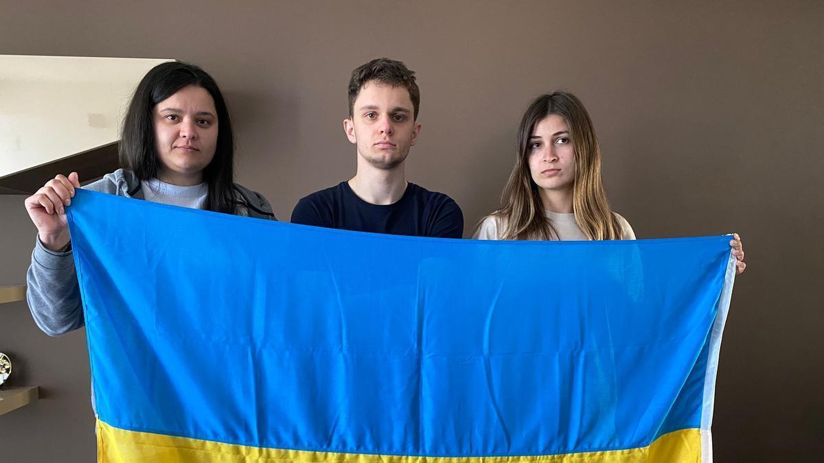 Estos tres ucranianos no pueden volver a su país y se refugian en el Grau.