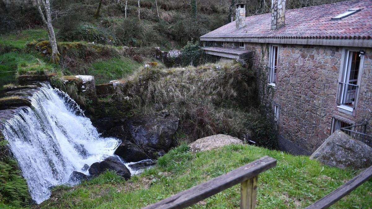 Un molino de 150 años busca nuevos dueños en Cerceda por 900.000 euros